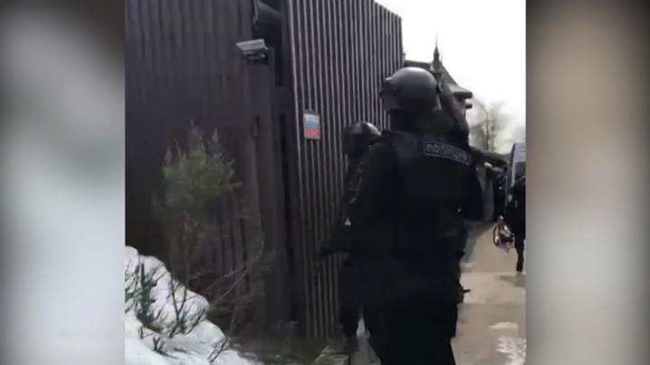 Стрельба в мытищах. Силовики штурмуют.