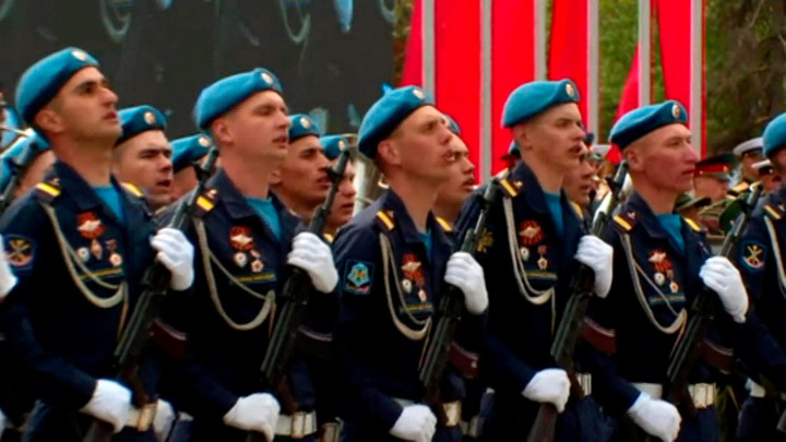 Парад погоды. Парад погоды. Погода в лысьве. Репетиция парада. День города лысьва.