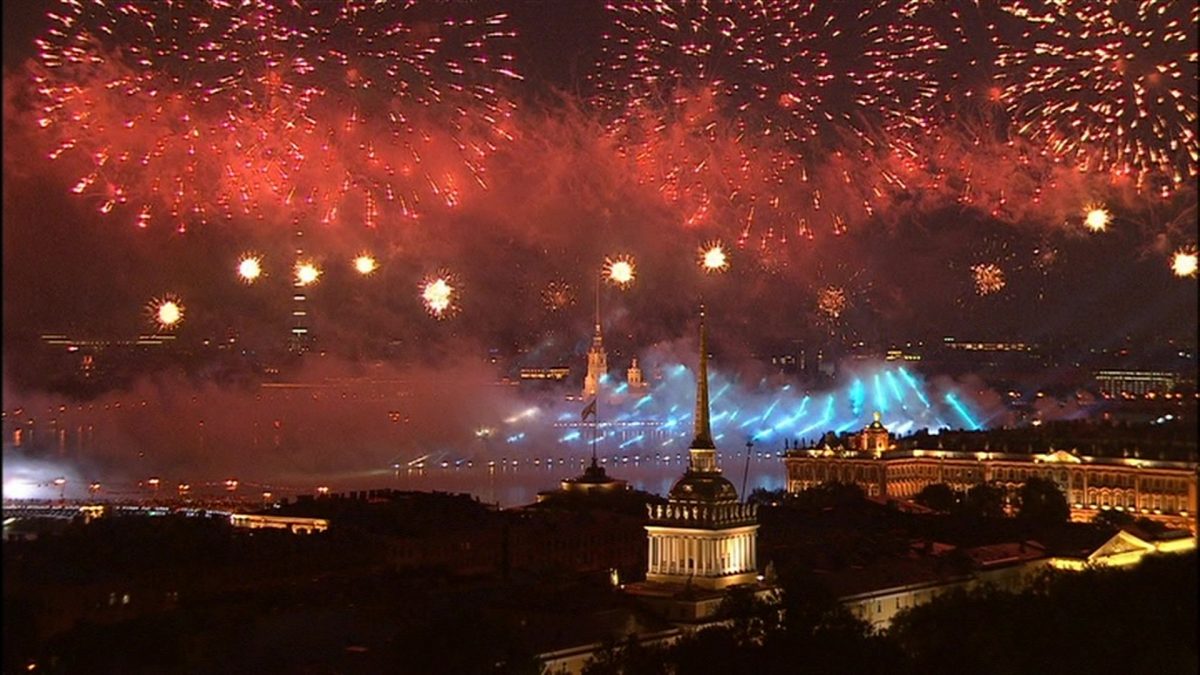 Видео с алых парусов 2024. Алые паруса 2022 в Санкт-Петербурге. Алые паруса в Питере 2022. Праздник Алые паруса в Питере. Алые паруса Питер 2023.