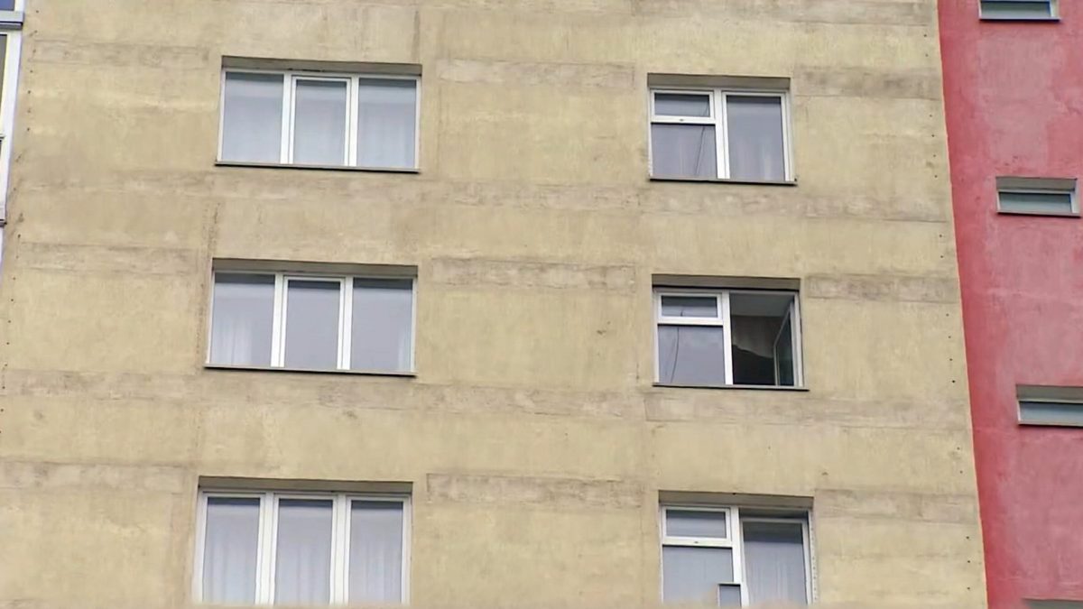 Девушка со 2 го этажа. Девочка упала с окна Совхозная 16. Упала с 16 этажа в Кемерово. В Кемерово девочка упала с 7 этажа.