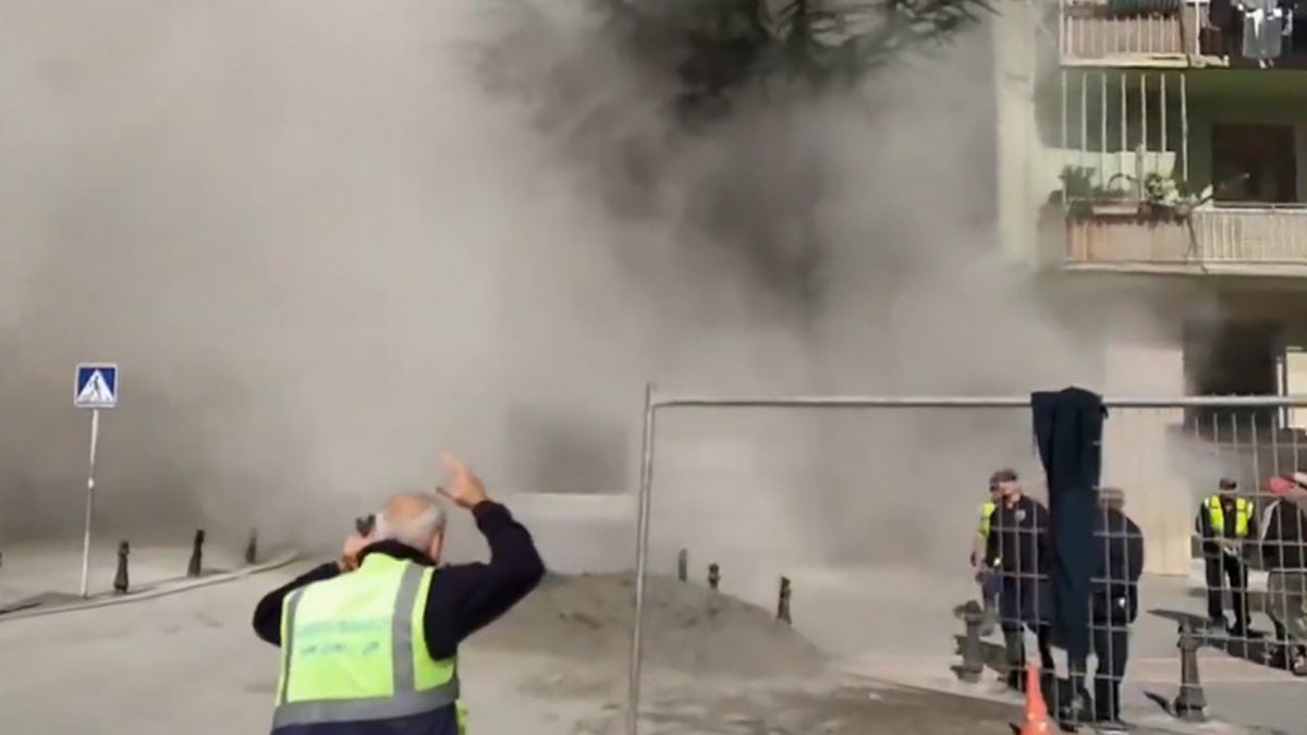 Новости батуми сегодня свежие. Новости батуми свежие. Скорая батуми. Дом в батуми который обвалился. В батуми упал дом.