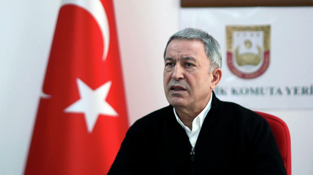 Министр обороны Турции Акар созвал совещание после гибели двух военных в зоне операции
