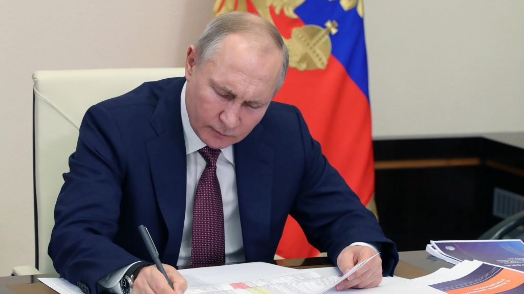 Путин подписал указ о службе иностранных граждан в российских Вооруженных силах