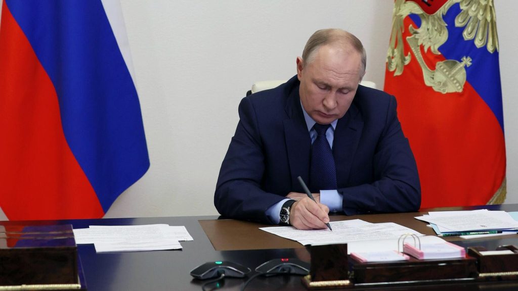 Президент Путин подписал закон о едином пособии в связи с рождением и воспитанием ребенка