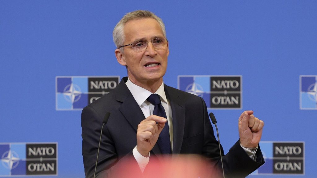 Генсек НАТО Столтенберг призвал усилить военную помощь Украине для мирного урегулирования