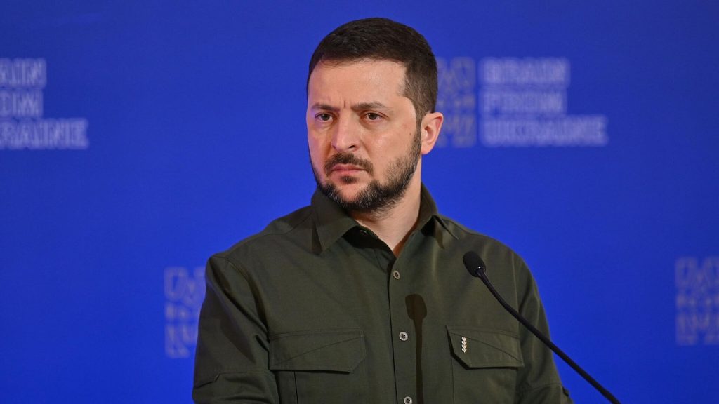 Журналист FP Туз назвал просьбу Зеленского к беженцам свидетельством катастрофы на Украине
