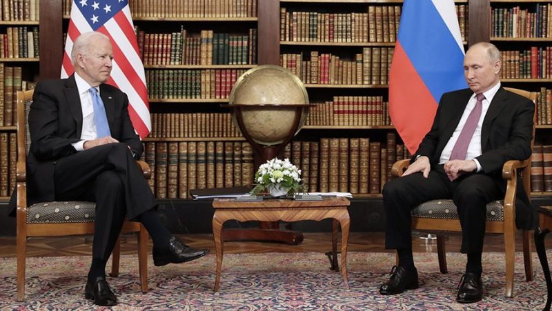 Представитель Кремля Песков назвал неприемлемыми условия Байдена для переговоров с Путиным