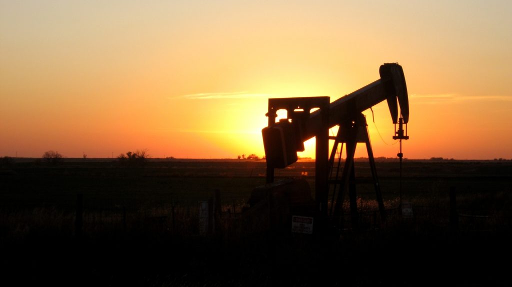 Введение потолка цен на российскую нефть может привести к увеличению цен на энергоресурсы, что приумножит доходы России