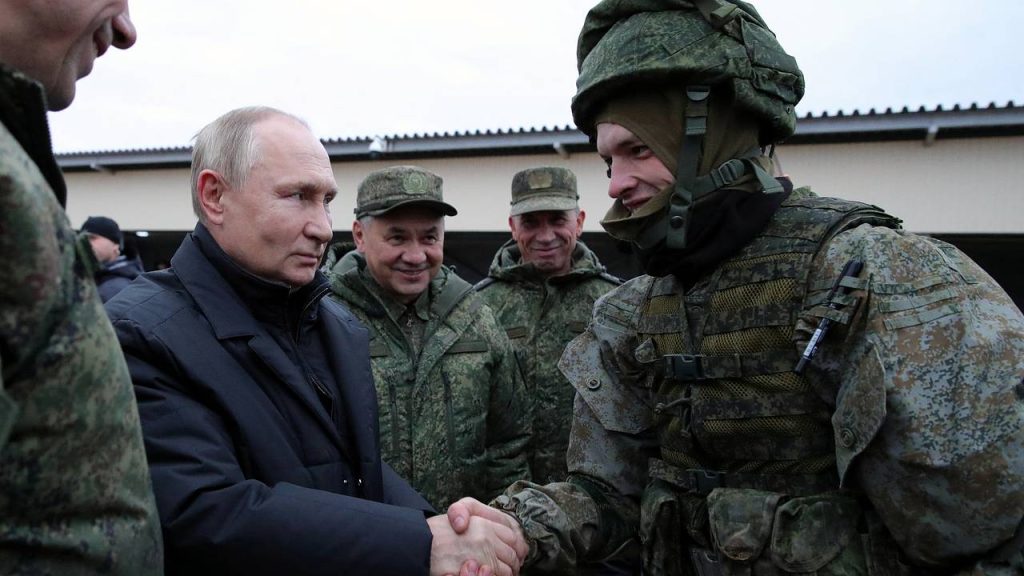 Президент РФ Владимир Путин заявил, что самые острые проблемы с оснащением армии решены