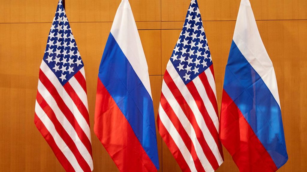 «Ъ»: в 2022 году Россия и США заморозили отношения, но каналы коммуникации остались