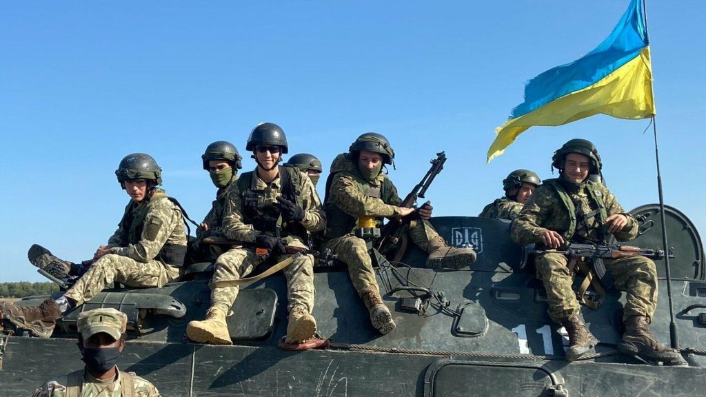 Украинским военным в марте 2023 года урежут зарплаты