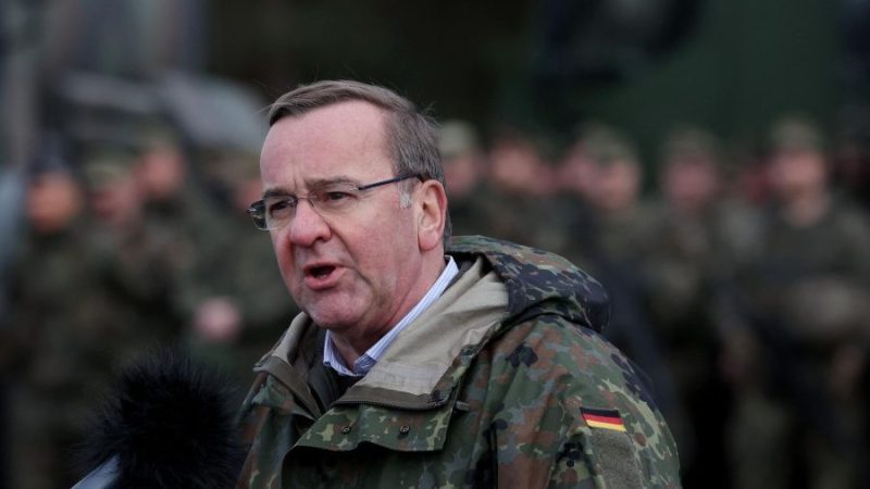 Министр обороны ФРГ счел "нормальным", что ВСУ атакуют территорию России