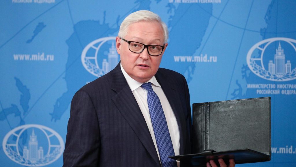 Рябков заявил, что Россия и США находятся в фазе горячего конфликта