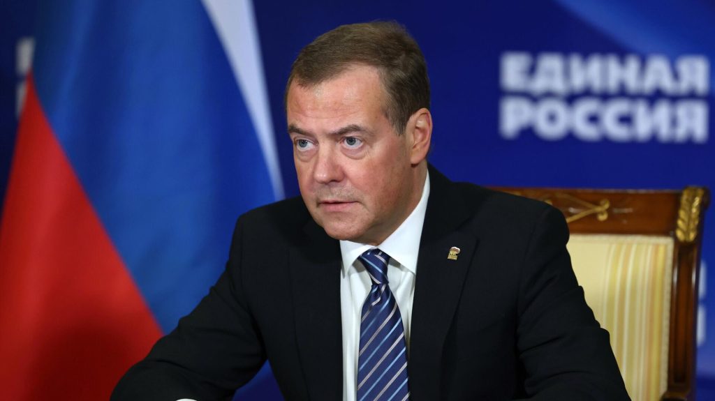 Медведев назвал наиболее эффективные границы «санитарной зоны» на Украине