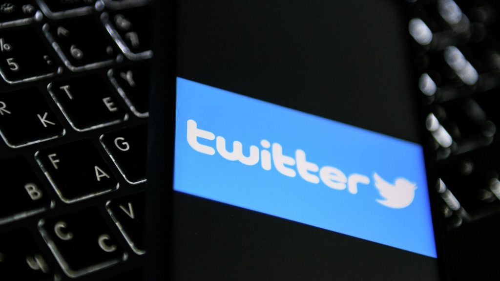 Маск ограничил чтение постов в Twitter в рамках борьбы со сбором данных