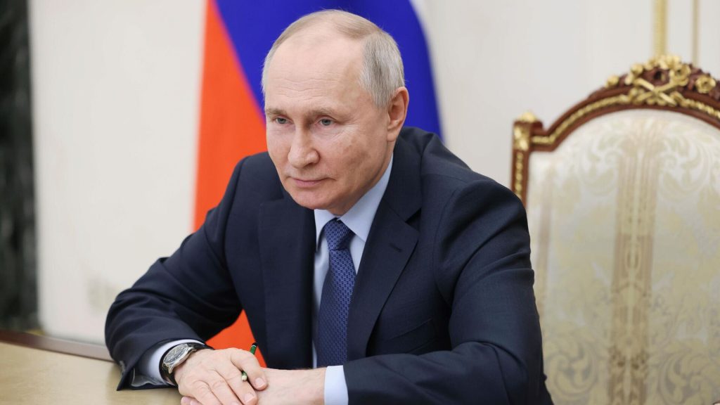 Путин поздравил членов Русского географического общества с Днем географа