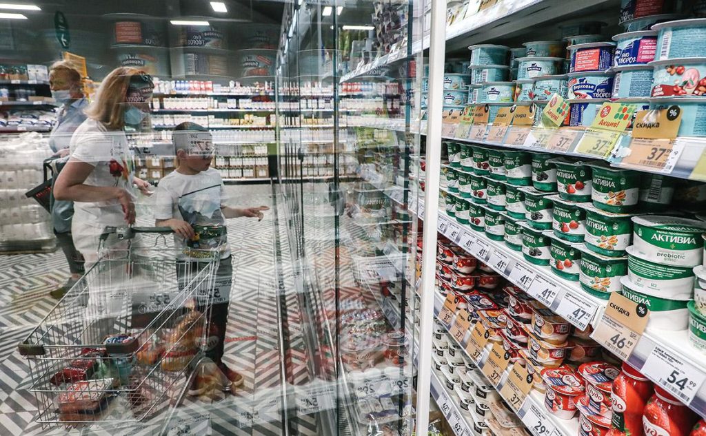 Российская молодежь стала потреблять меньше продуктов питания