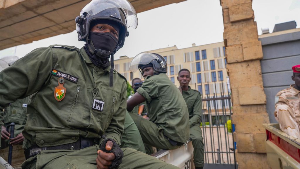 США и Франция выступили за дипломатическое урегулирование ситуации в Нигере