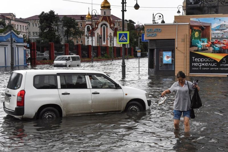 В российском городе ввели режим ЧС из-за тайфуна