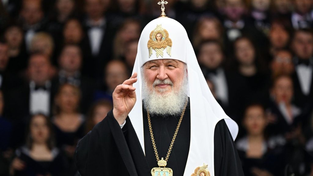 «Не отчаивался»: патриарх Кирилл рассказал, за что его отца отправили в ссылку