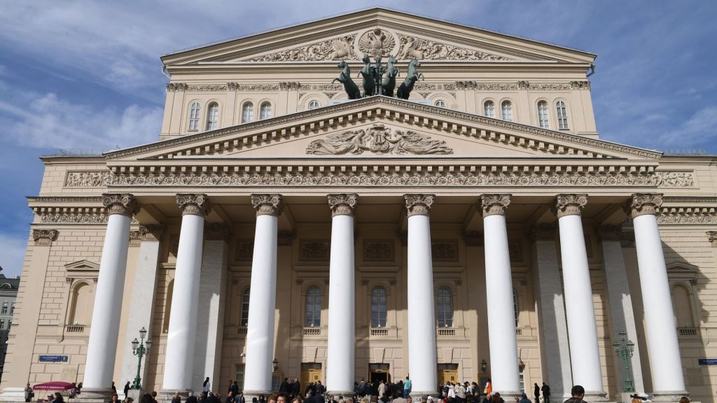 Главу Большого театра назначает не президент, заявил Песков