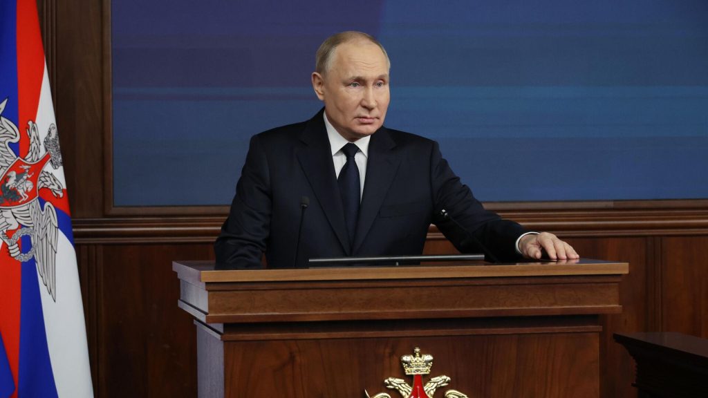 Путин дал поручения по внедрению информационных систем воинского учета