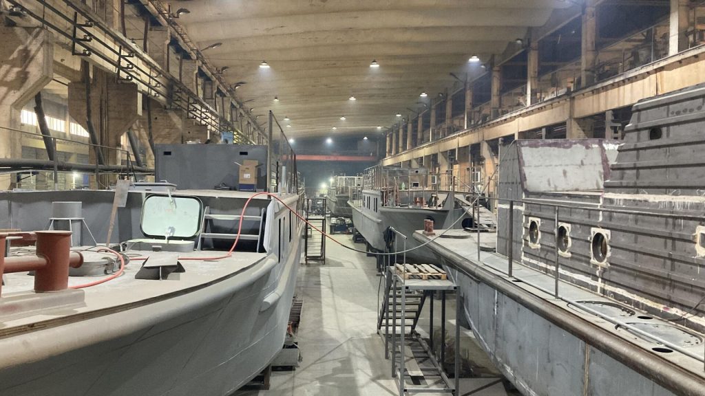 Холдинг KMZ построил первые обстановочные суда проекта 3050