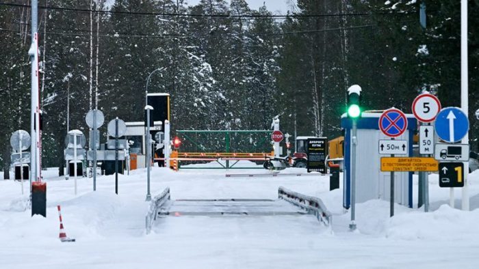 Финляндия откроет два КПП на границе с Россией