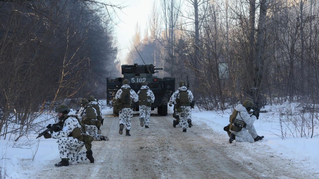 Журналист Сазонов: Киев при необходимости введет войска на границу США и Мексики