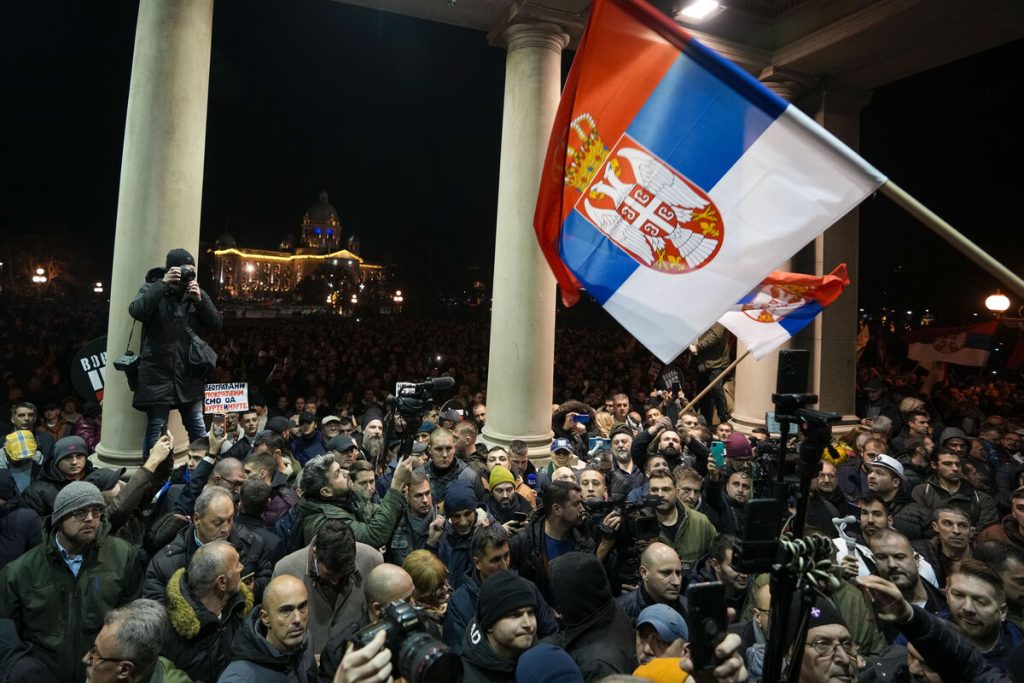 Оппозиция перекрыла улицу в центре Белграда