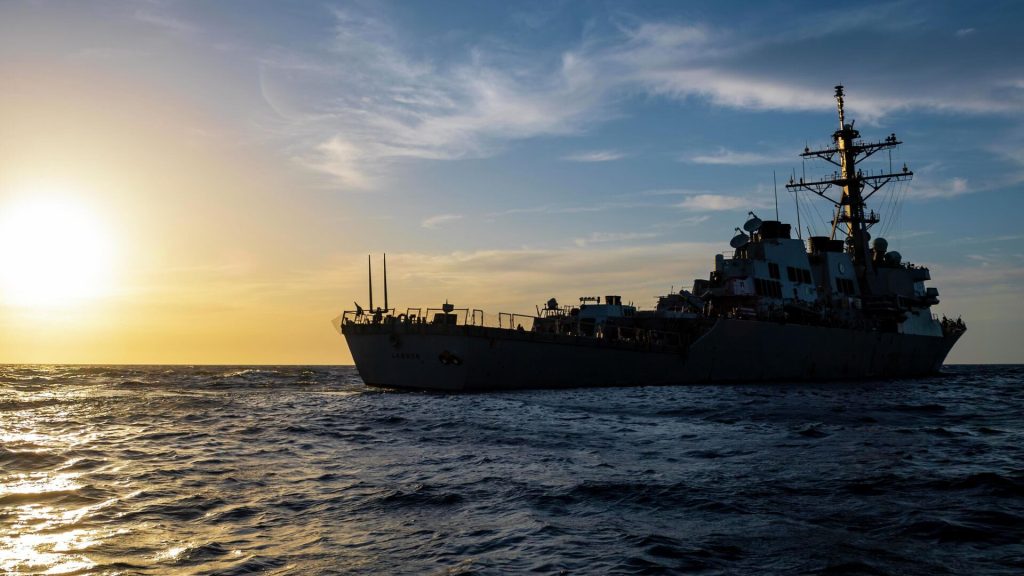 Эсминец ВМС США подвергся в Красном море обстрелу со стороны хуситов