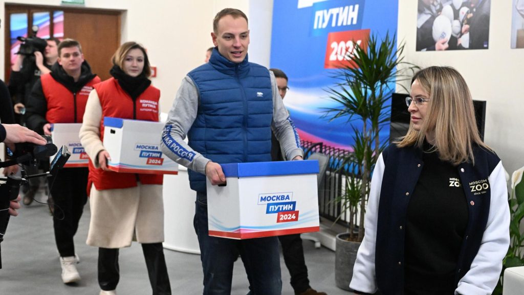 Штаб Путина получил подписи в его поддержку из 19 регионов
