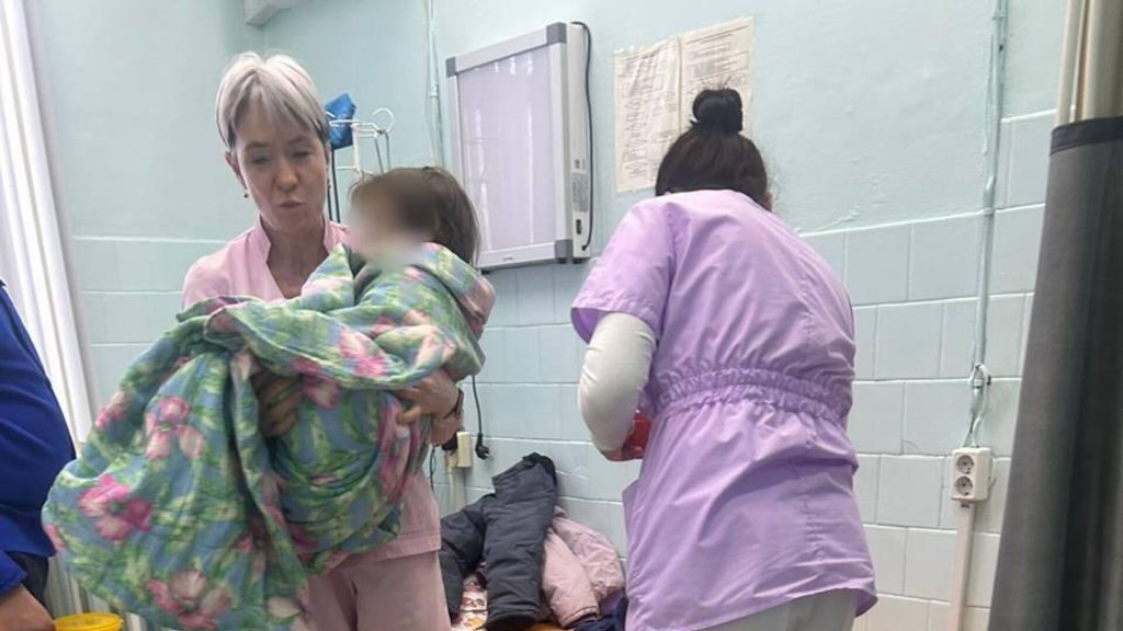 В Красноярском крае спасли замерзающую четырехлетнюю девочку